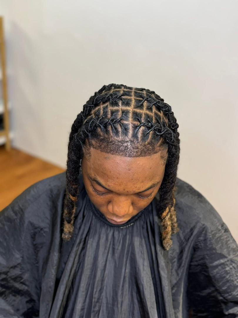 Male dreadlocks styling