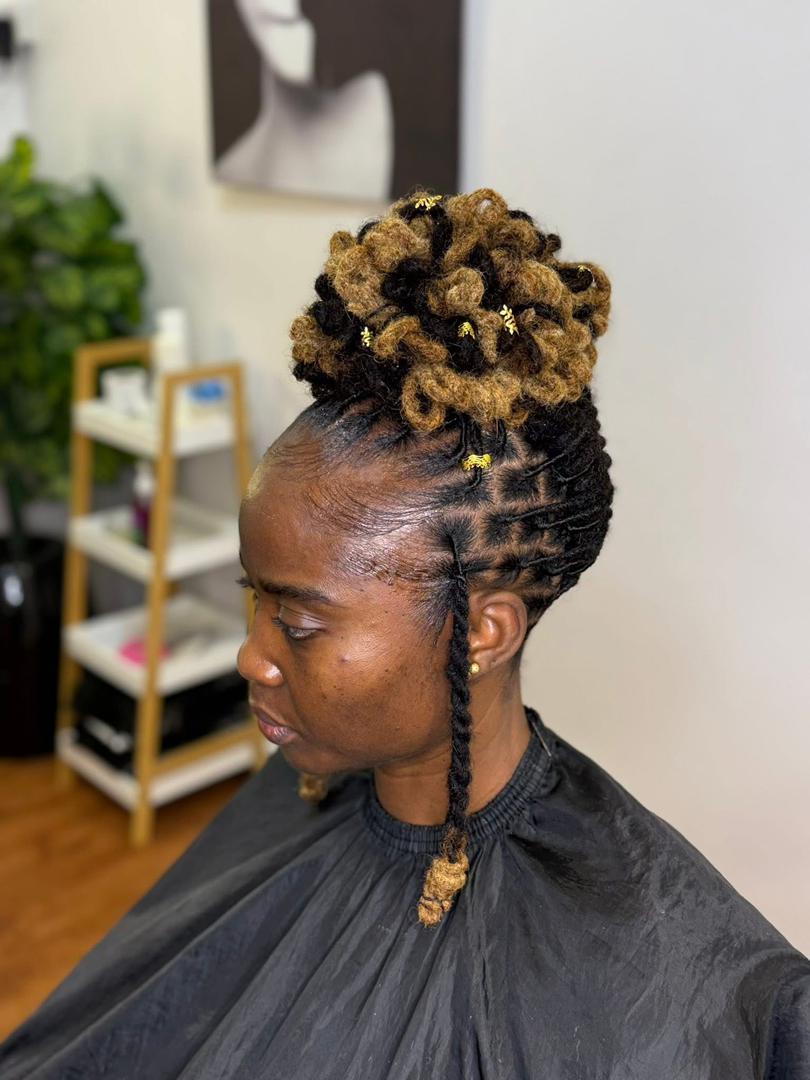 Female dreadlocks styling