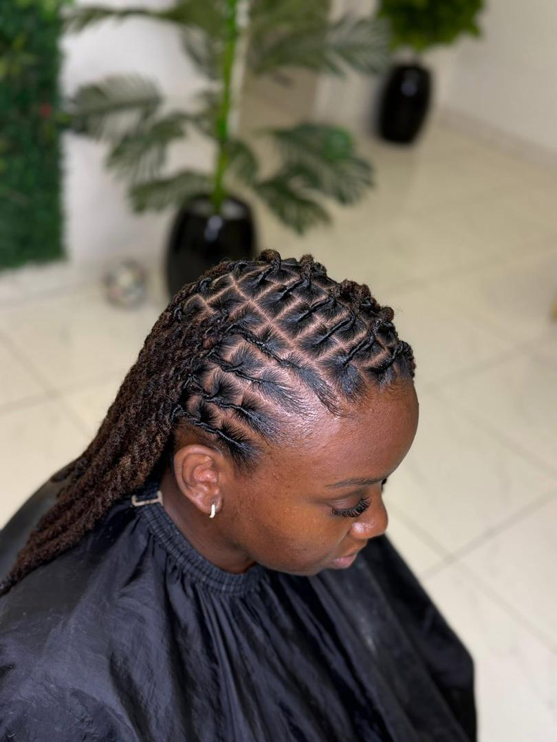 Female dreadlocks styling