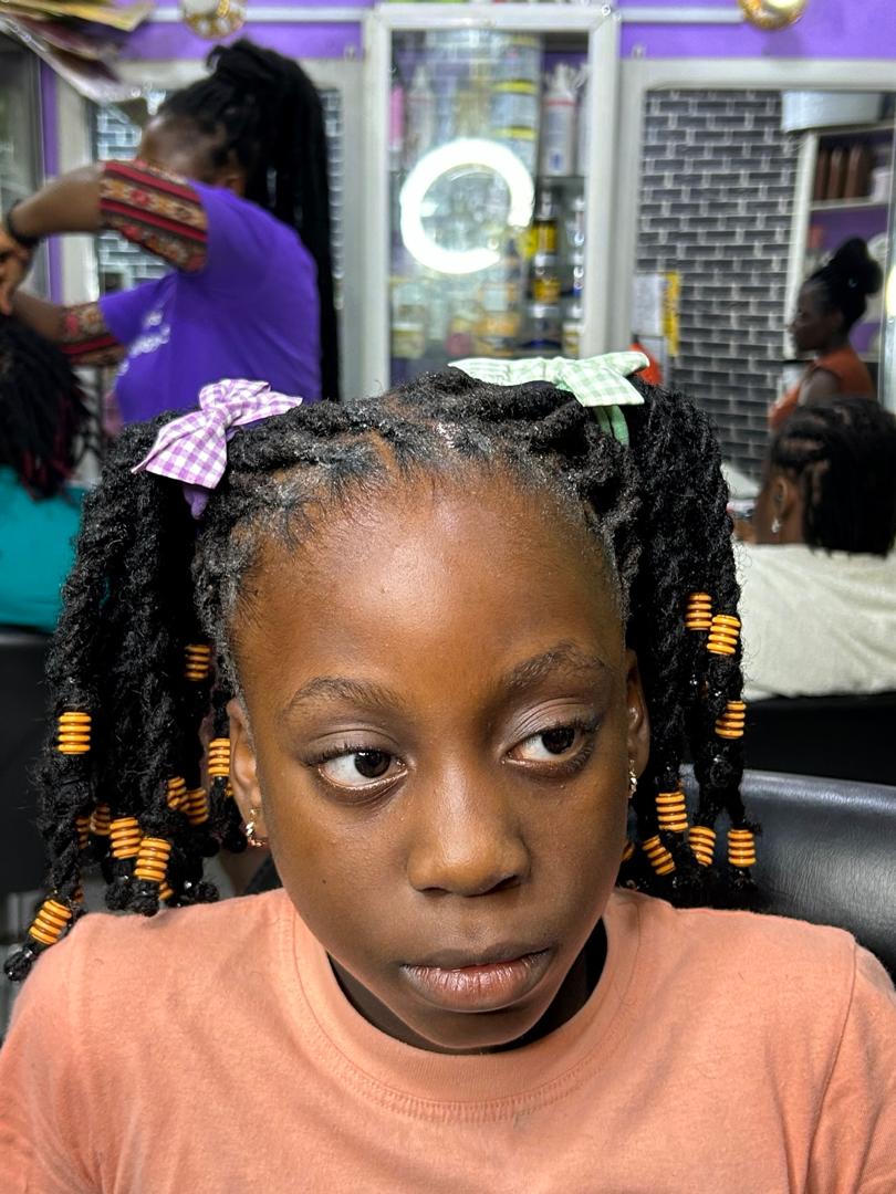 Children dreadlocks styling