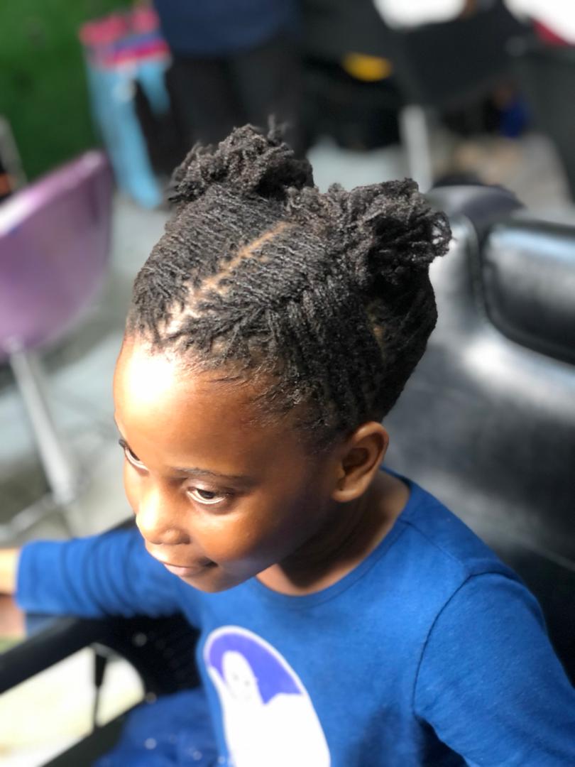 Children dreadlocks styling
